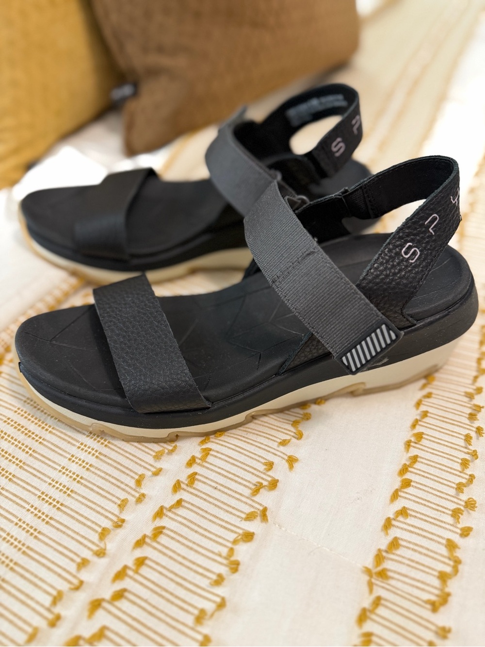 SPYDER Black Platform Sport Sandals with Chunky Cream Sole - Picture 2 of 6
